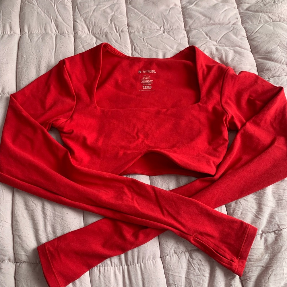 Buff Bunny Long Sleeve Curve Crop